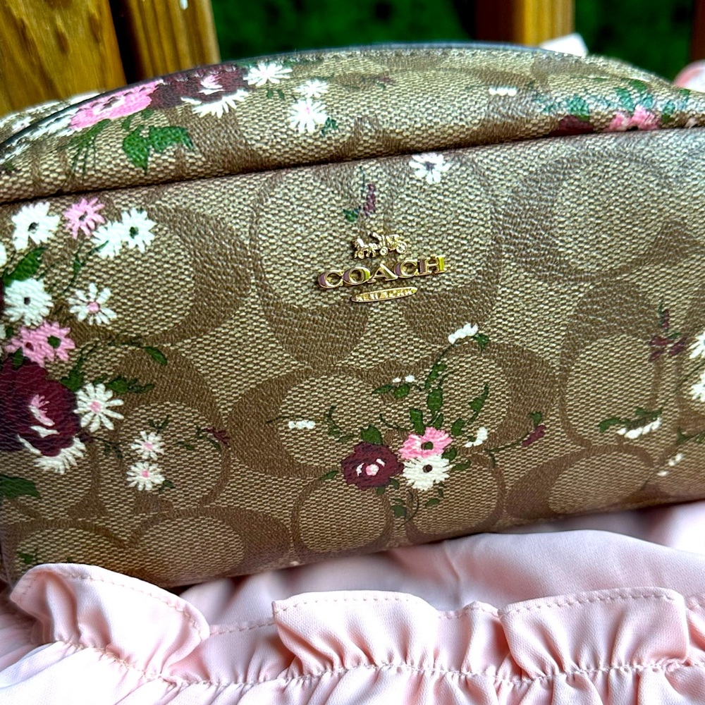 NWT Coach Signature Evergreen Floral Print Small Boxy Makeup Bag